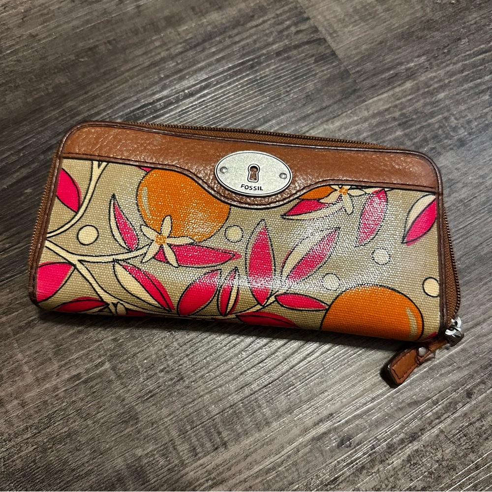 Fossil Brown and Pink Wallets with Vintage Charm